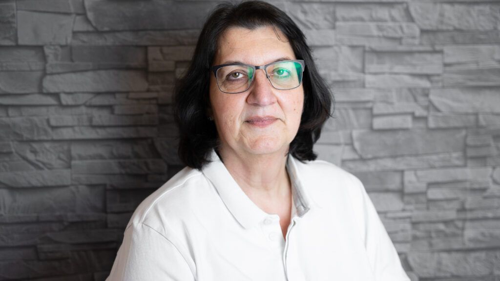 Claudia Bißbort, Rezeptionsfachangestellte